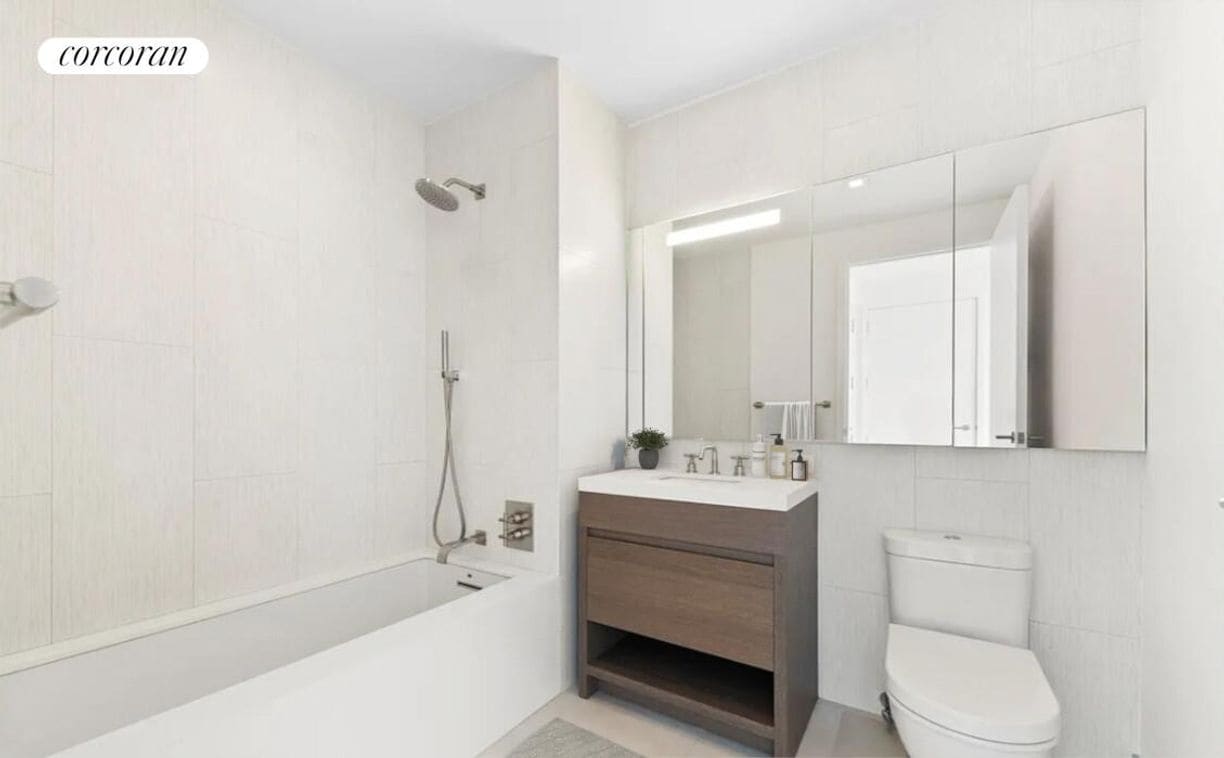 Building Photo - 360 E 89th St