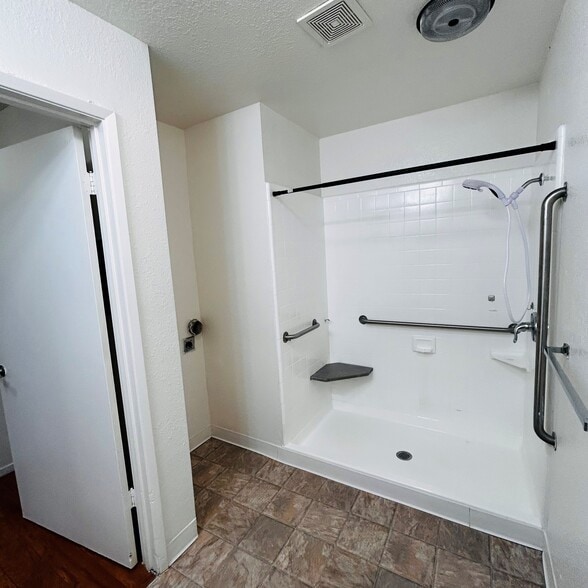 ADA Unit - La Loma Senior Apartments
