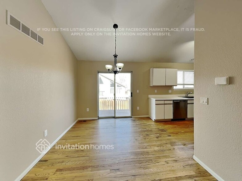 Building Photo - 4861 N Silverlace Dr