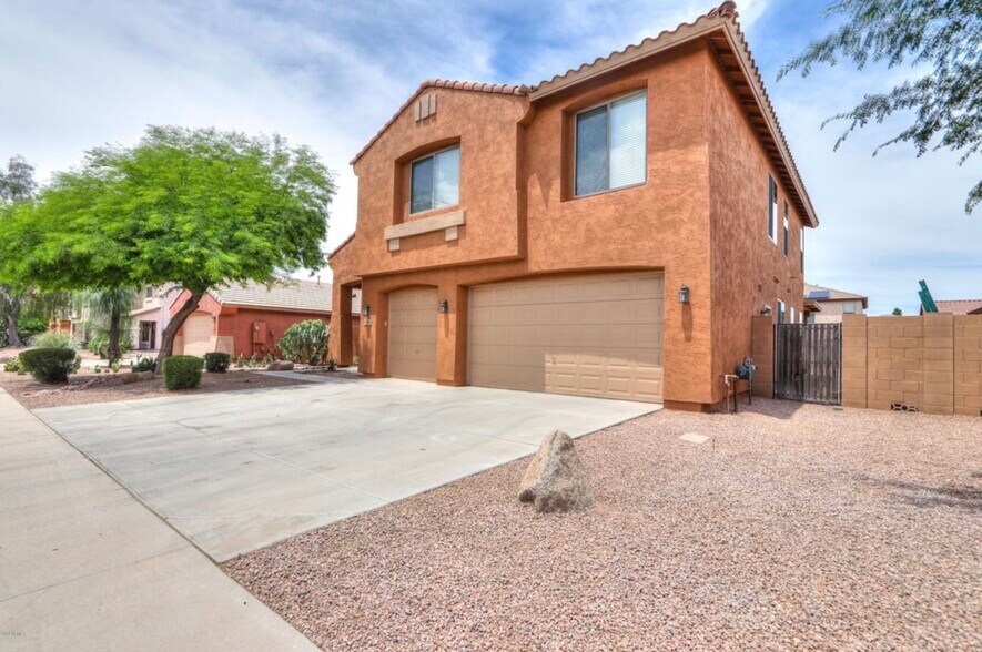 Building Photo - 45694 W Ranch Rd
