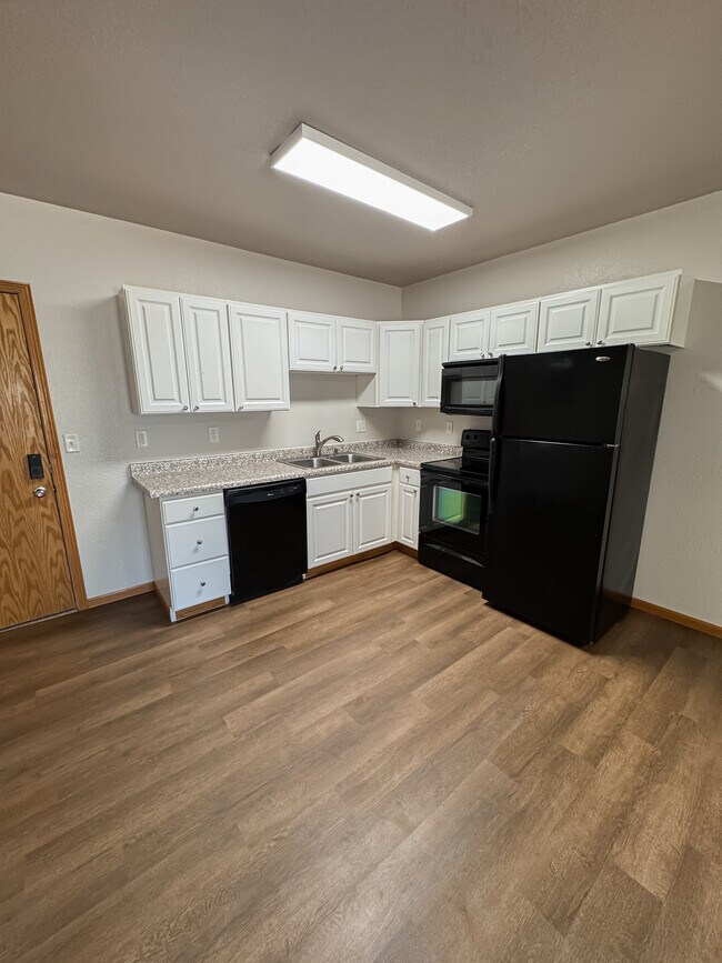 Building Photo - Theater Apartments Beulah