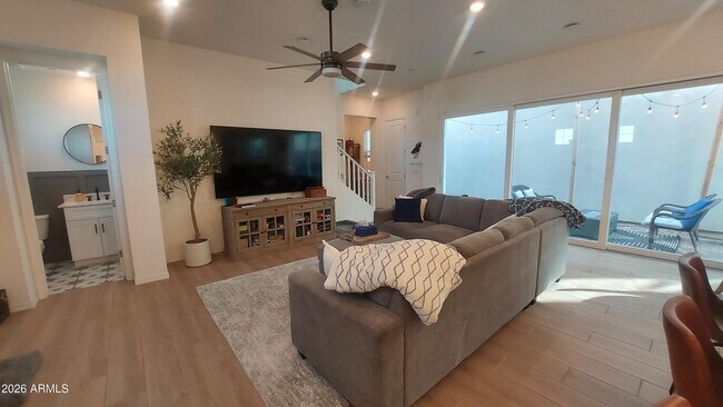 Building Photo - 290 E Markwood Dr