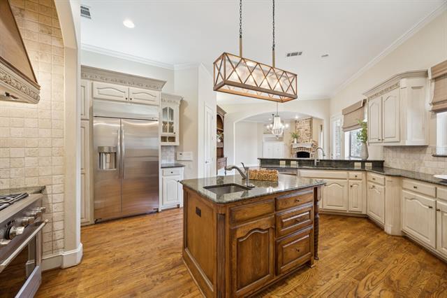 Building Photo - 205 Suncreek Dr