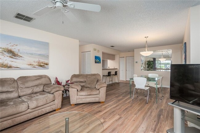 Building Photo - 2713 Countryside Blvd