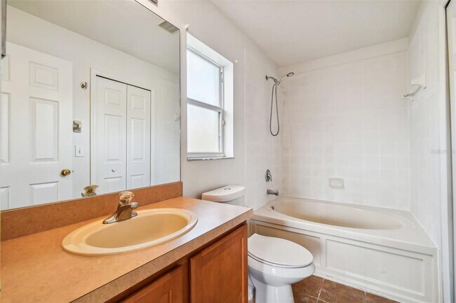 Building Photo - 7956 Carriage Pointe Dr