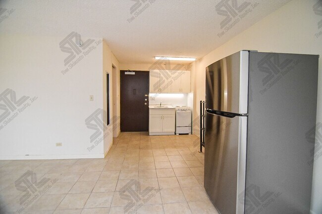 Building Photo - Updated Studio at Kapiolani Terrace