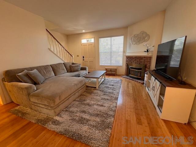 Building Photo - 211 Dahlia Ave