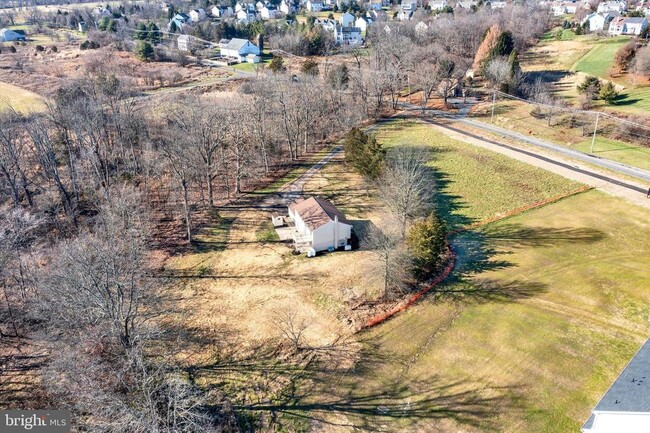 Building Photo - 5400 Curly Hill Rd