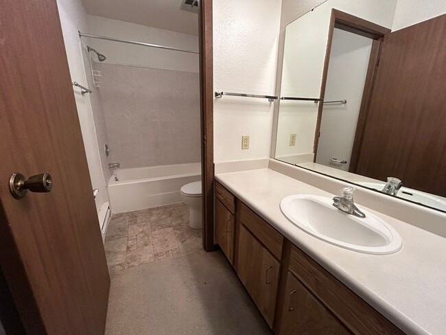 Building Photo - SHI RENTAL