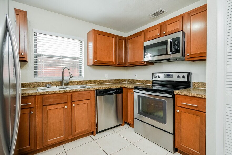 Building Photo - 1125 Covington St