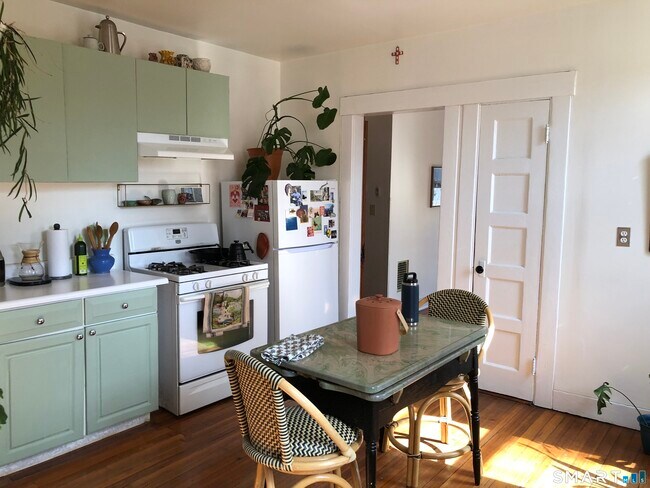 Building Photo - 52 Canner St