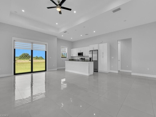 Building Photo - 4210 58th Ave NE