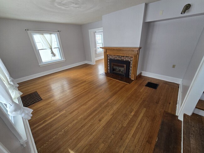 Building Photo - 232 Nichols Ave