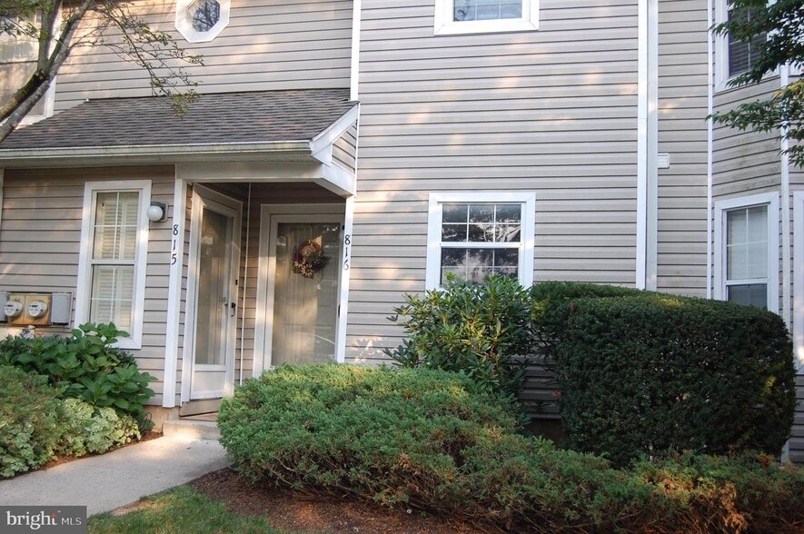 Entrance - 816 Reading Ct