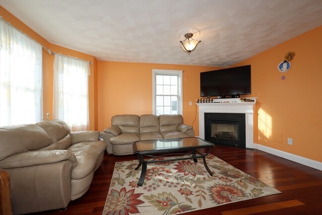 Building Photo - 117 Manchester St