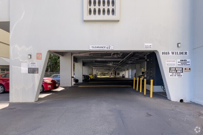 Building Photo - Punahala