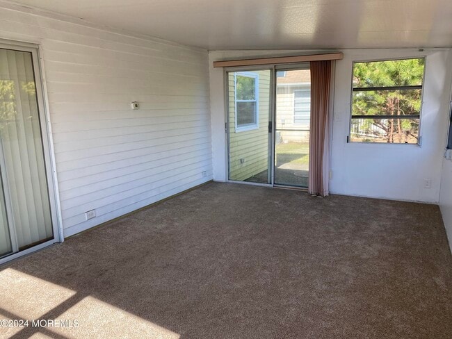 Building Photo - 48 Rodhos St