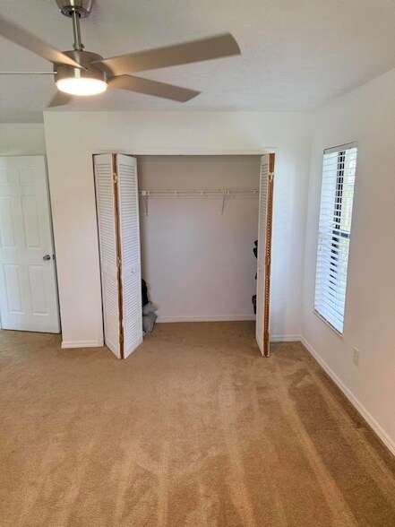 Building Photo - 508 NW Azalea Ave