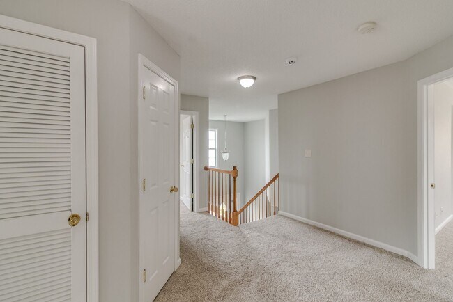 Building Photo - 4 Bedroom Pet Friendly Home For Rent!