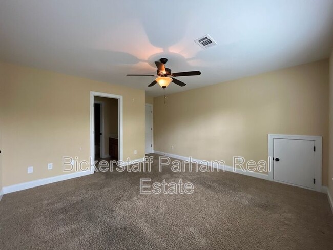 Building Photo - 7073 Spring Walk Dr