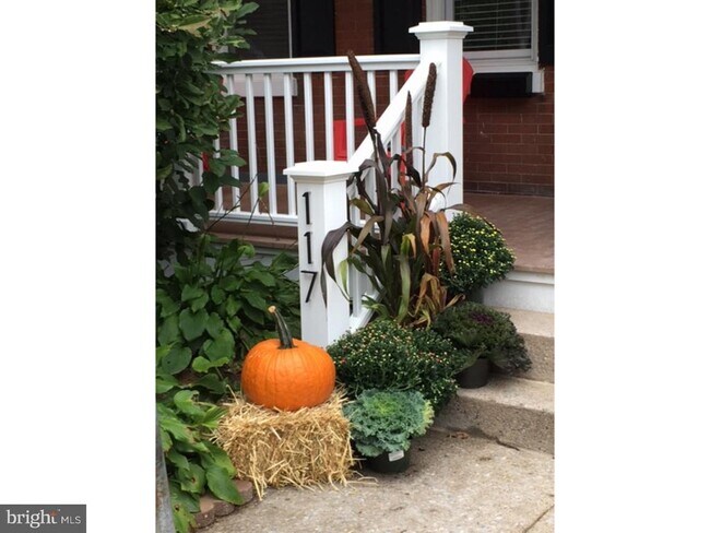 Building Photo - 117 Magnolia St