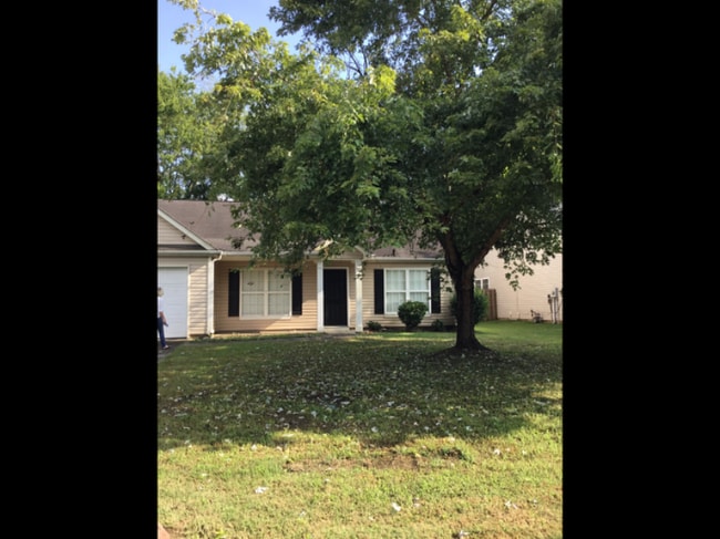 Building Photo - 1609 Tate Rd