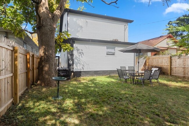 Building Photo - Beautiful renovated home!