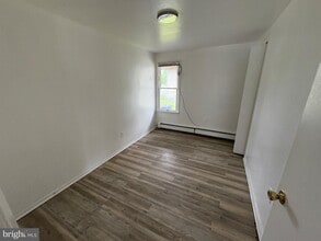 Building Photo - 120 E Main St