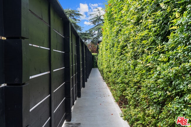 Building Photo - 4080 Van Buren Pl