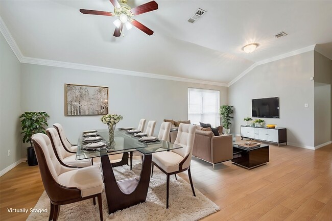 Building Photo - 5900 Rising Meadow Dr