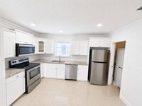 Building Photo - 1306 S 29th Ave