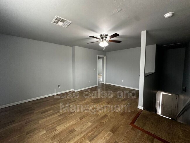 Building Photo - 1120 E Campbell St