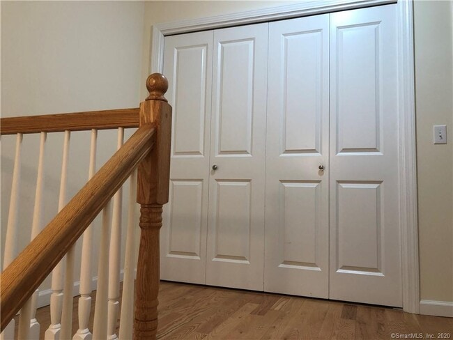 Building Photo - 19 Oak Meadows Dr