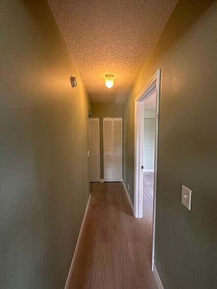 Building Photo - 3871 Victoria Dr