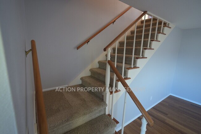 Building Photo - 4 bed 2 bath home in Port Angeles