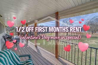 Building Photo - 134 Lake Village Ln