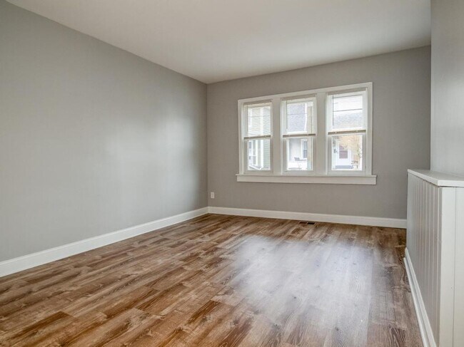 Building Photo - 617 Straight  St Sewickley, PA 15143