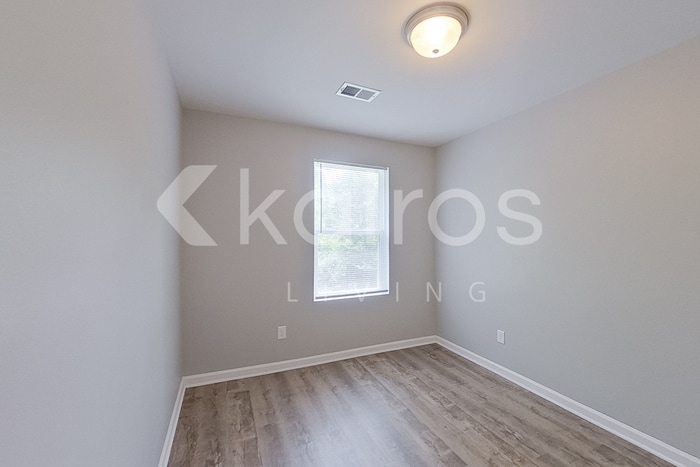 Building Photo - 132 Tybo Dr