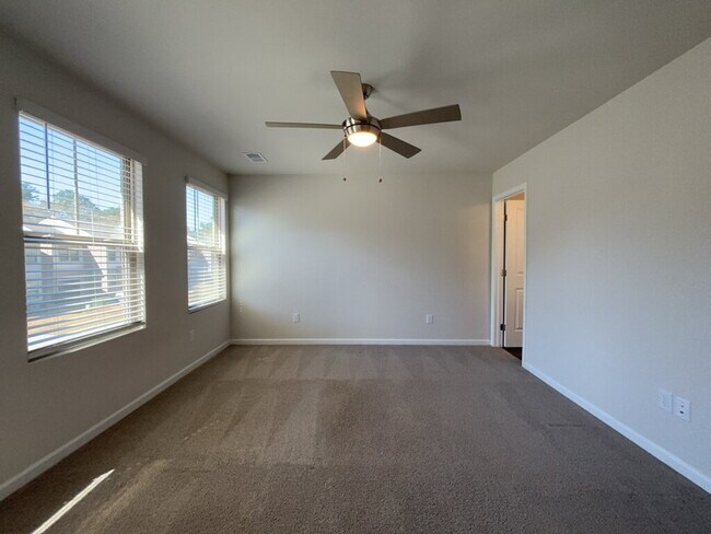 Building Photo - 1012 Berry Patch Cir