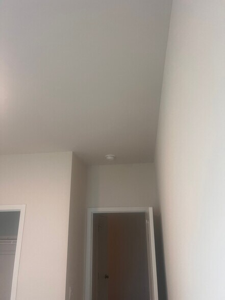Building Photo - Room in House on Cramer Crk Dr