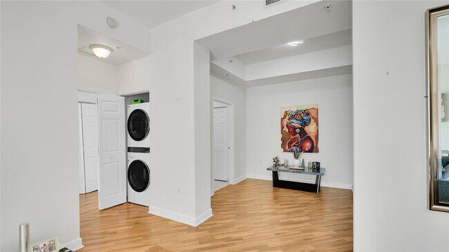 Building Photo - 140 S Dixie Hwy