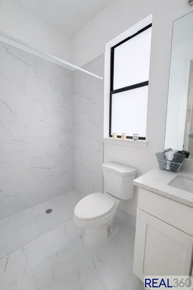 Building Photo - 2416-2418 Xelda Ave N