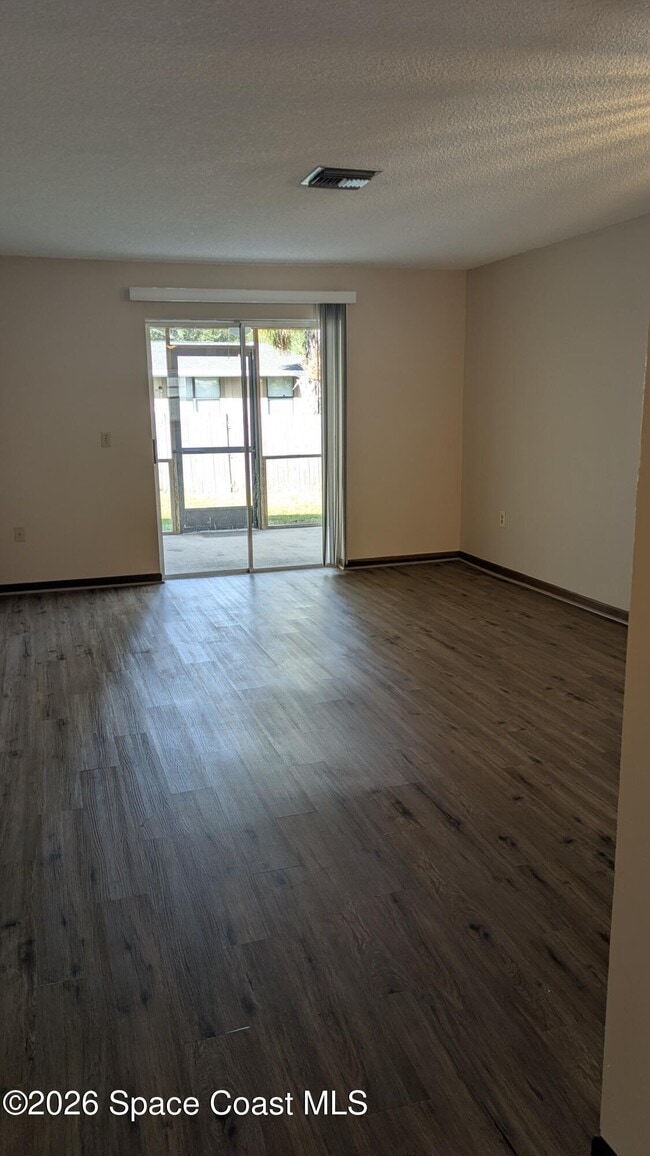 Building Photo - 1514 Clearlake Rd