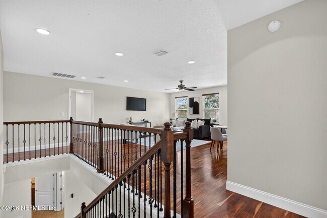 Building Photo - 127 Rockcreek Dr