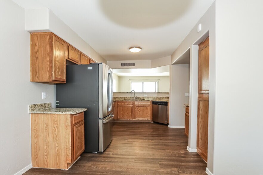 Building Photo - 2194 S 156th Ave