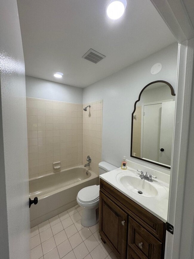 Building Photo - 1427 Summit Run Cir