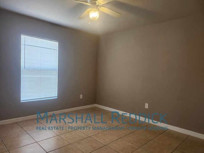 Building Photo - 3 bedroom 2 bath