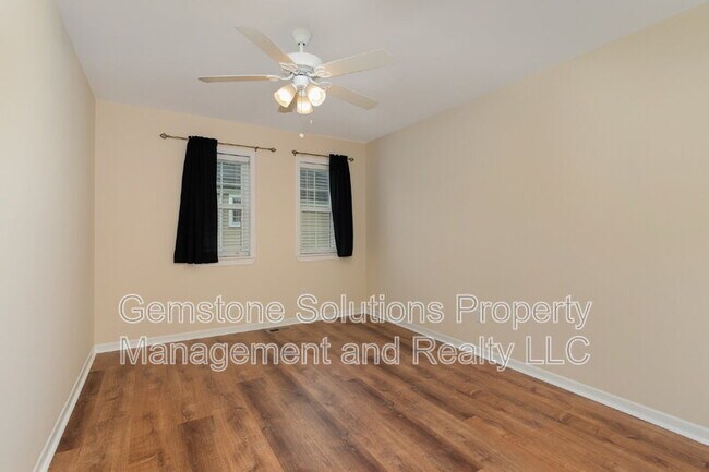 Building Photo - 404 Granville Rd