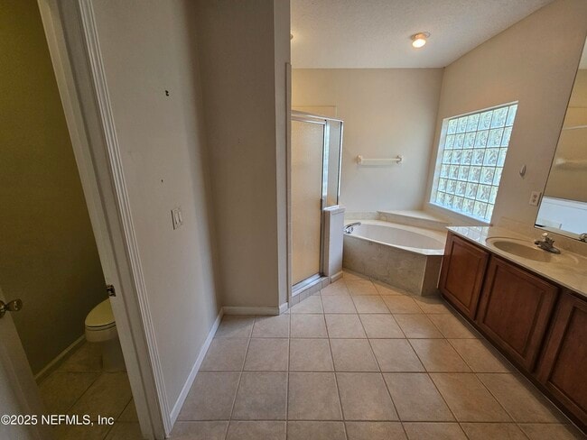 Building Photo - 1708 Dartmoor Ln