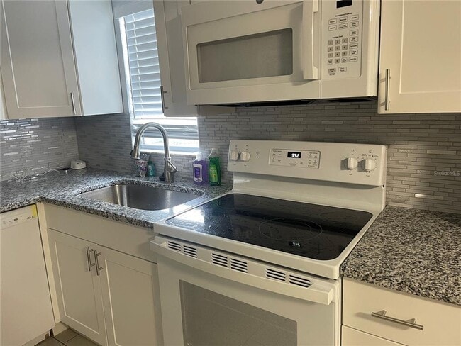 Building Photo - 1601 Palm Way